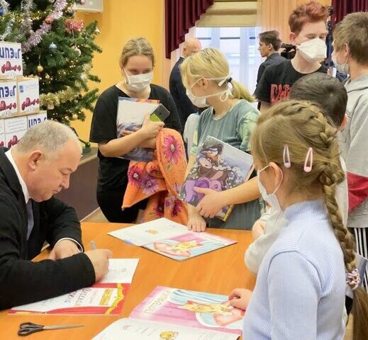 «Доктора – детям» в ЛОГБУЗ «ДКБ»